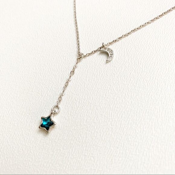 925 Sterling Silver Star and Moon Necklace (Q1) - Picture 6 of 8